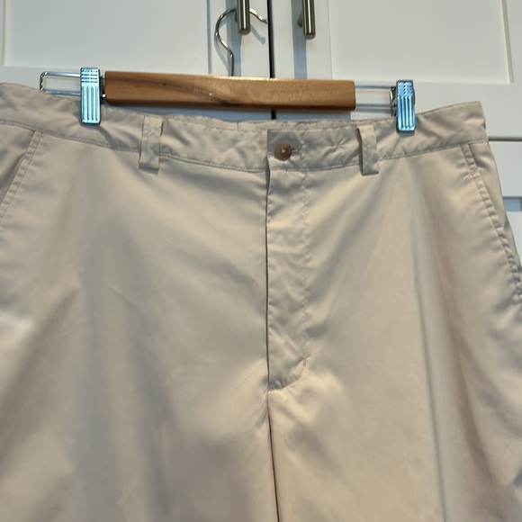 Cutter & Buck Golf Dress Shorts Beige Men size 36 - Picture 4 of 10